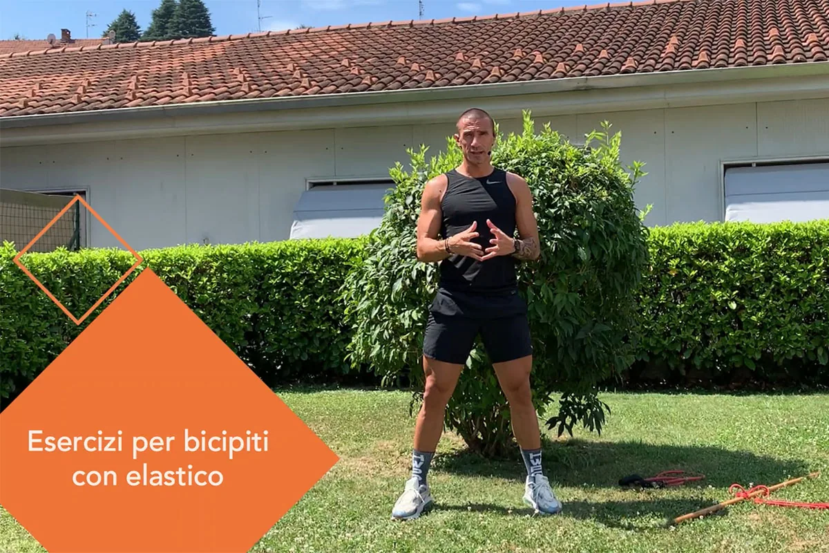 Due Esercizi per i bicipiti con l’elastico da svolgere anche a casa